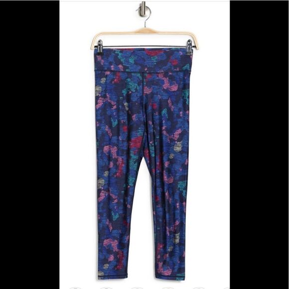 Terez 3” tall band glitter capri elastic banded waist size XL, NWT - Picture 3 of 9